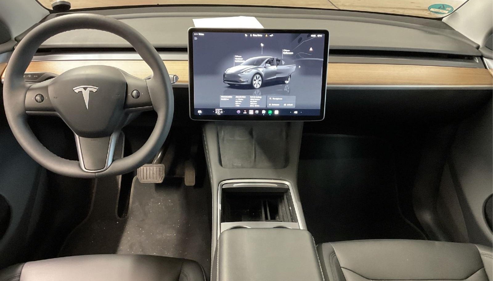 Tesla Model Y Long Range Dual AWD 2