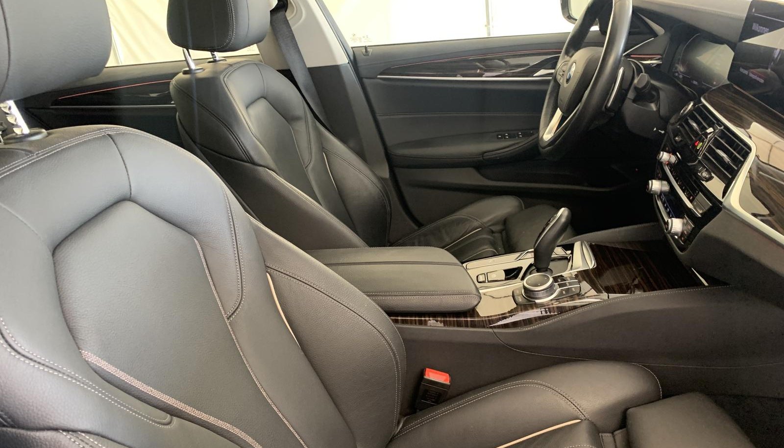 BMW 5 Luxury Line 4