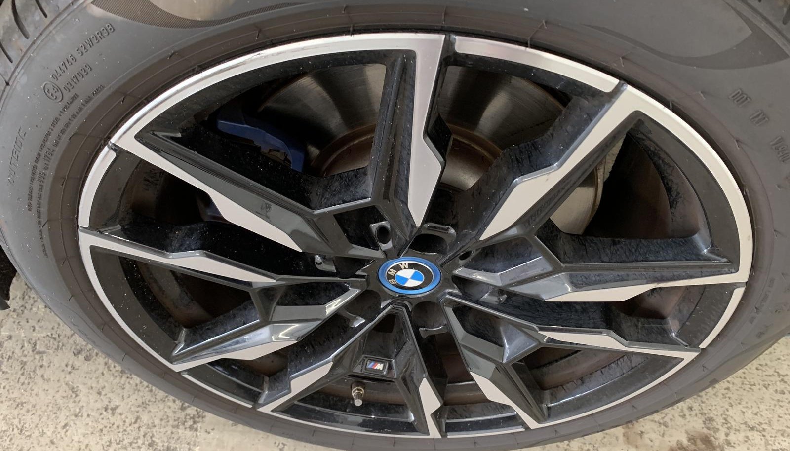 BMW i4 M50 8