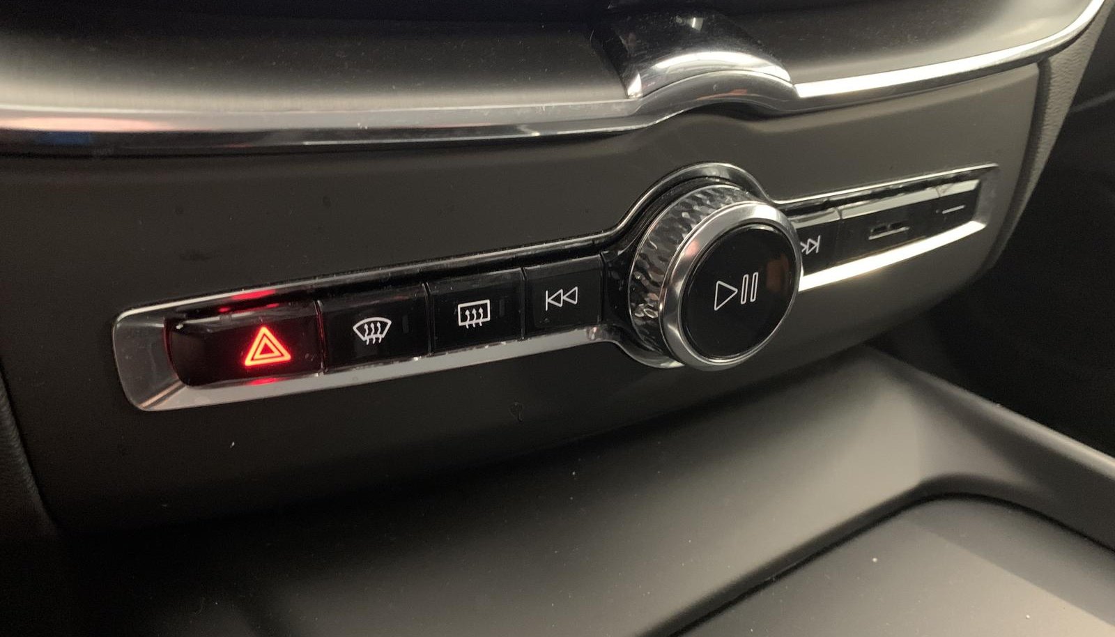 Volvo XC60 Momentum Pro 2WD 11