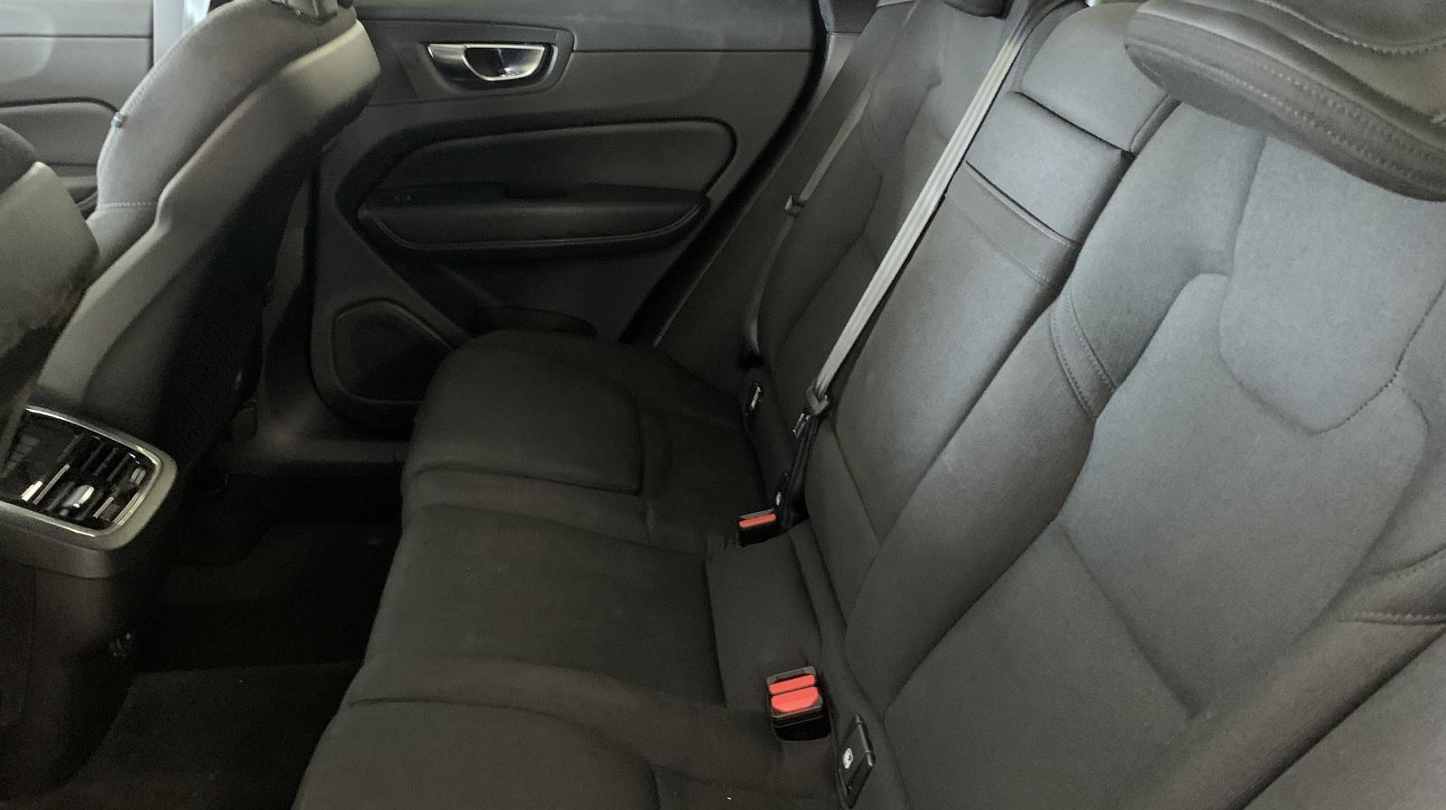 Volvo XC60 Momentum Pro 2WD 8