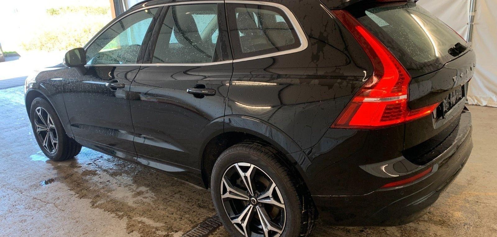 Volvo XC60 Momentum Pro 2WD 7