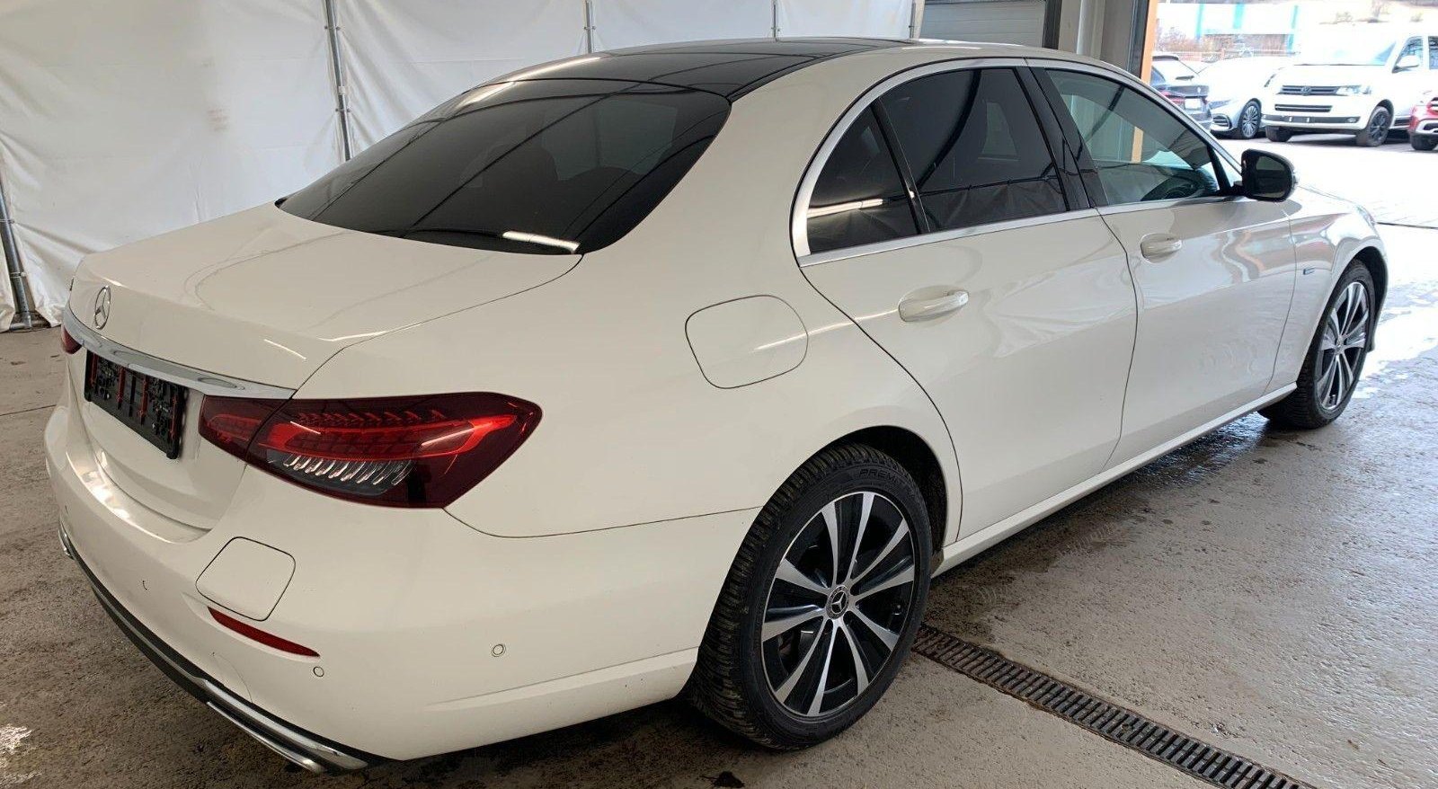 Mercedes-Benz E AVANTGARDE 4