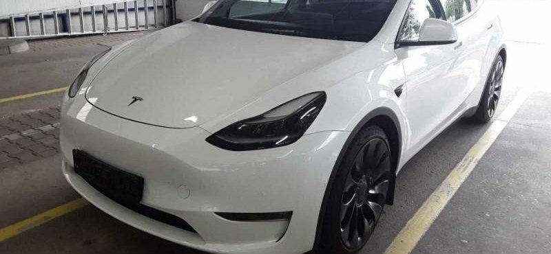 Tesla Model Y Performance Dual AWD