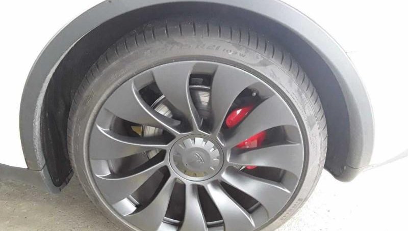 Tesla Model Y Performance Dual AWD 5