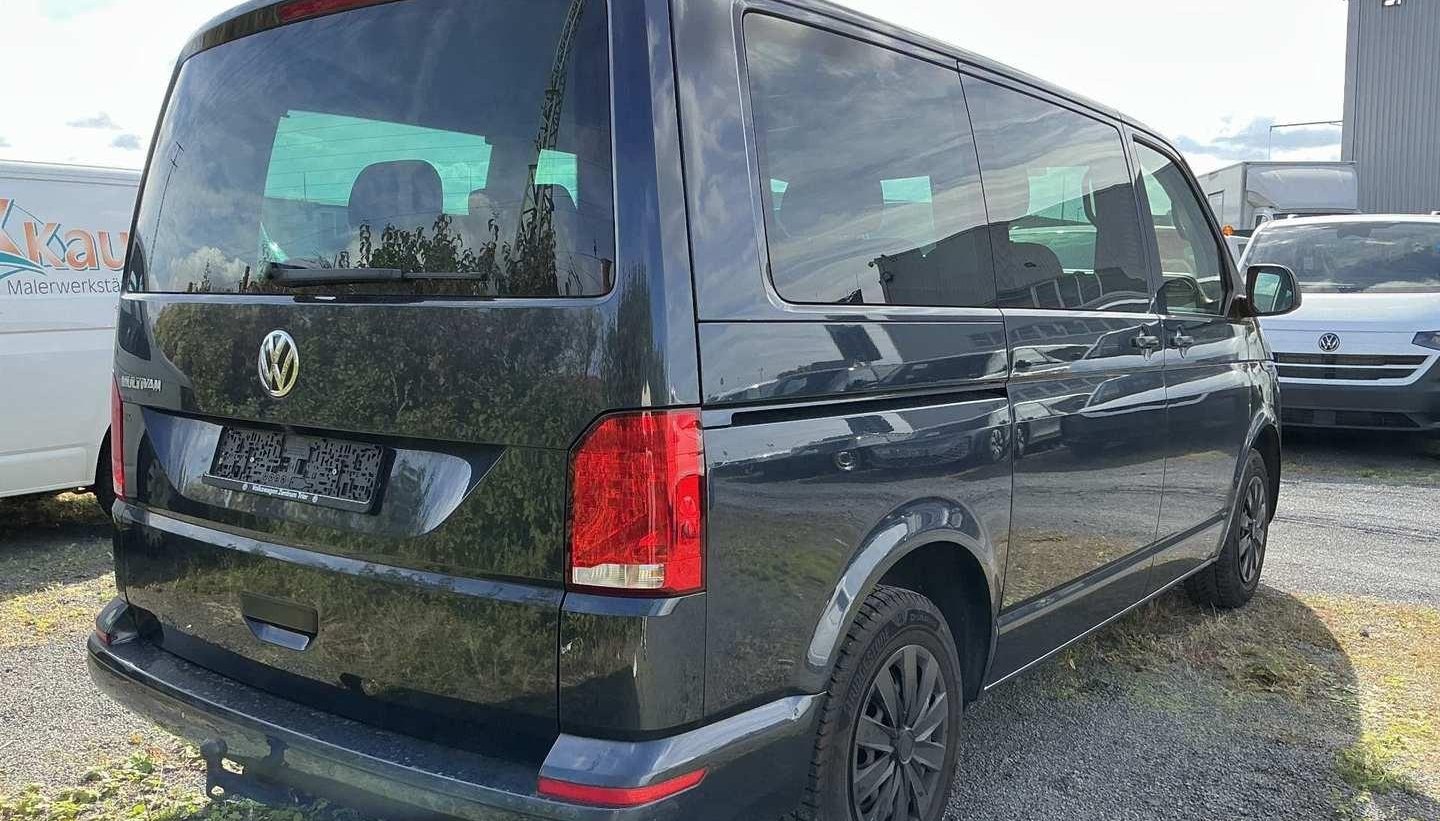 Volkswagen Multivan FWD Trendline 2