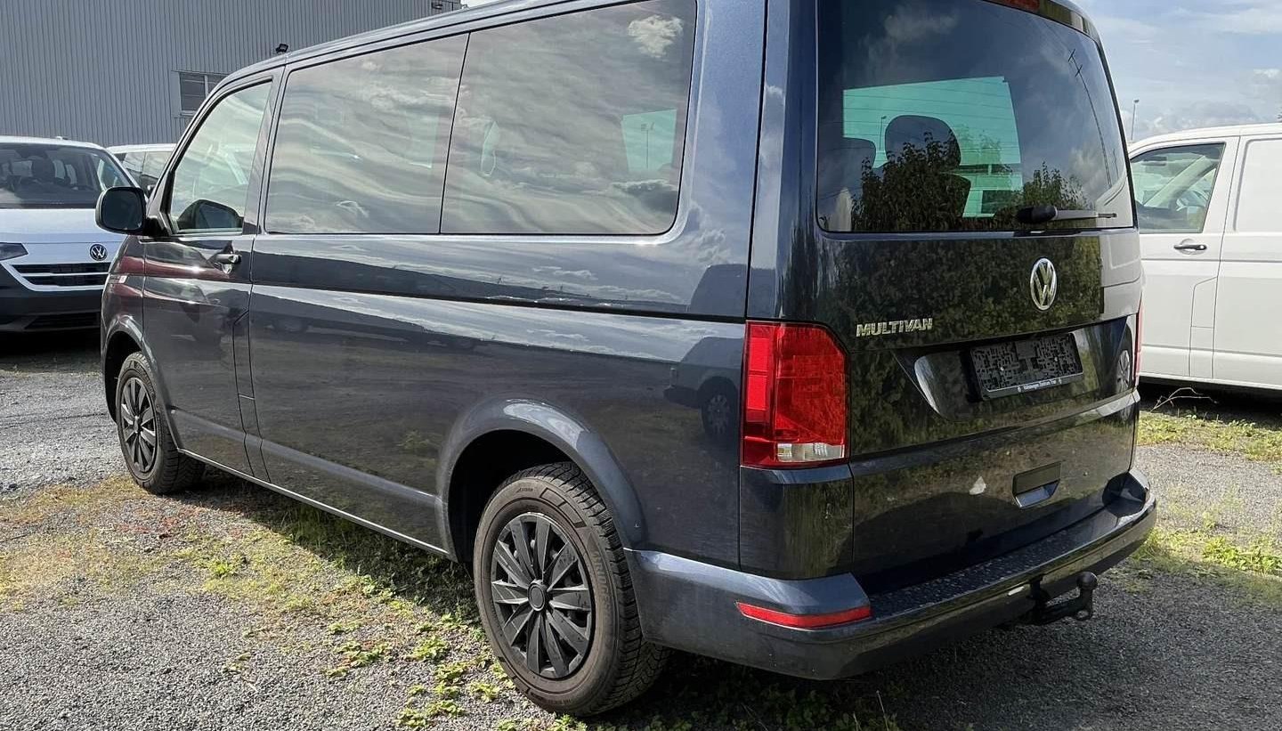Volkswagen Multivan FWD Trendline 8