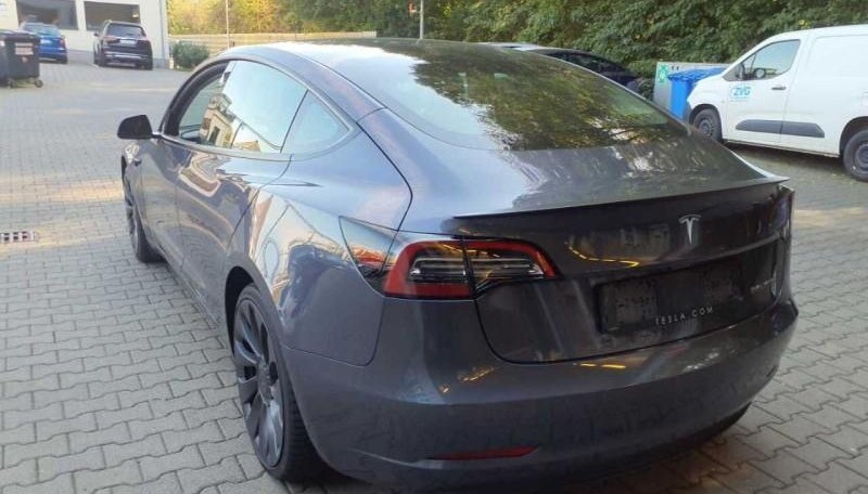 Tesla Model 3 Performance Dual AWD 9