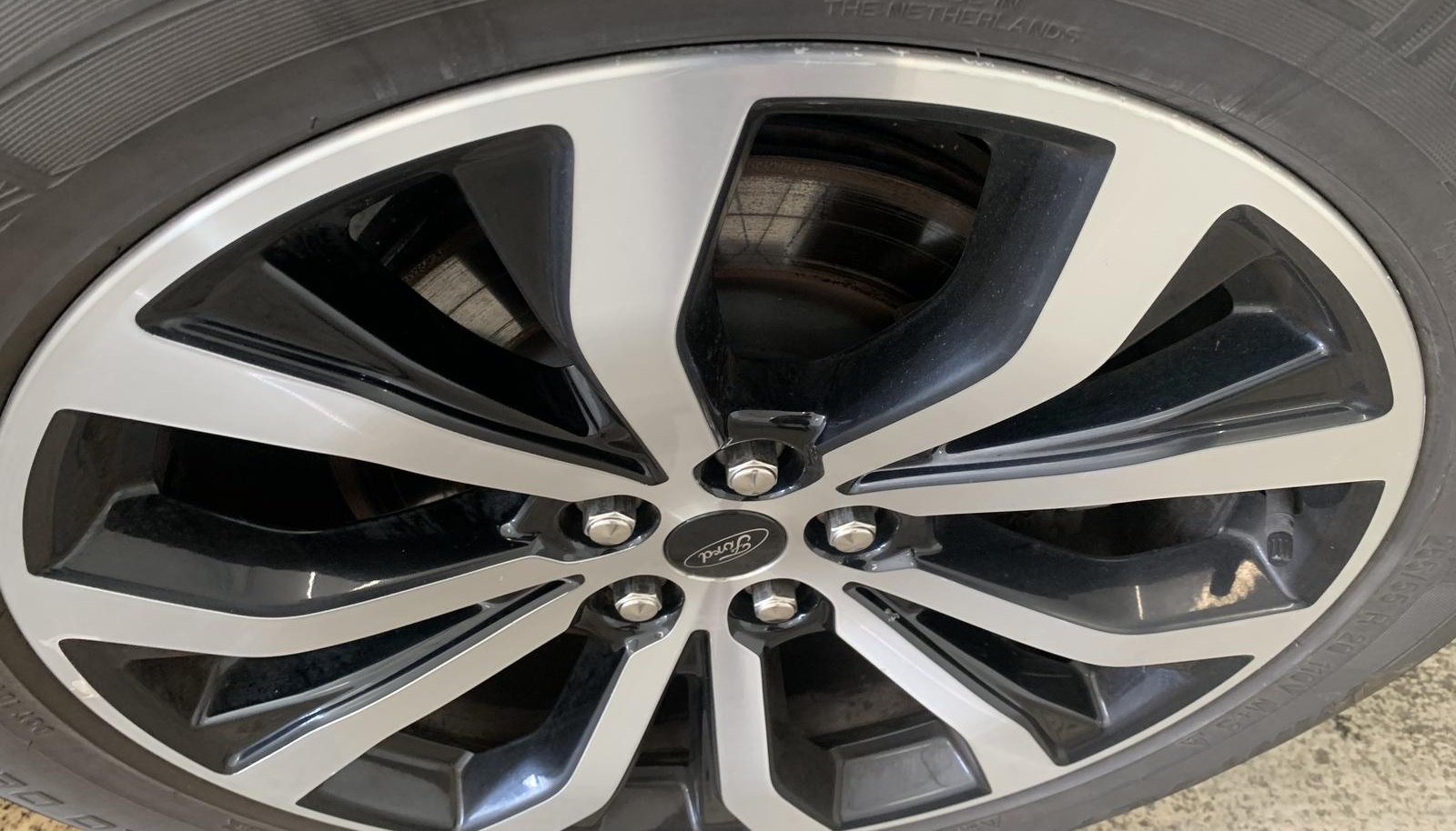 Ford Explorer Eco Boost ST-Line Plug-in-Hybrid 10