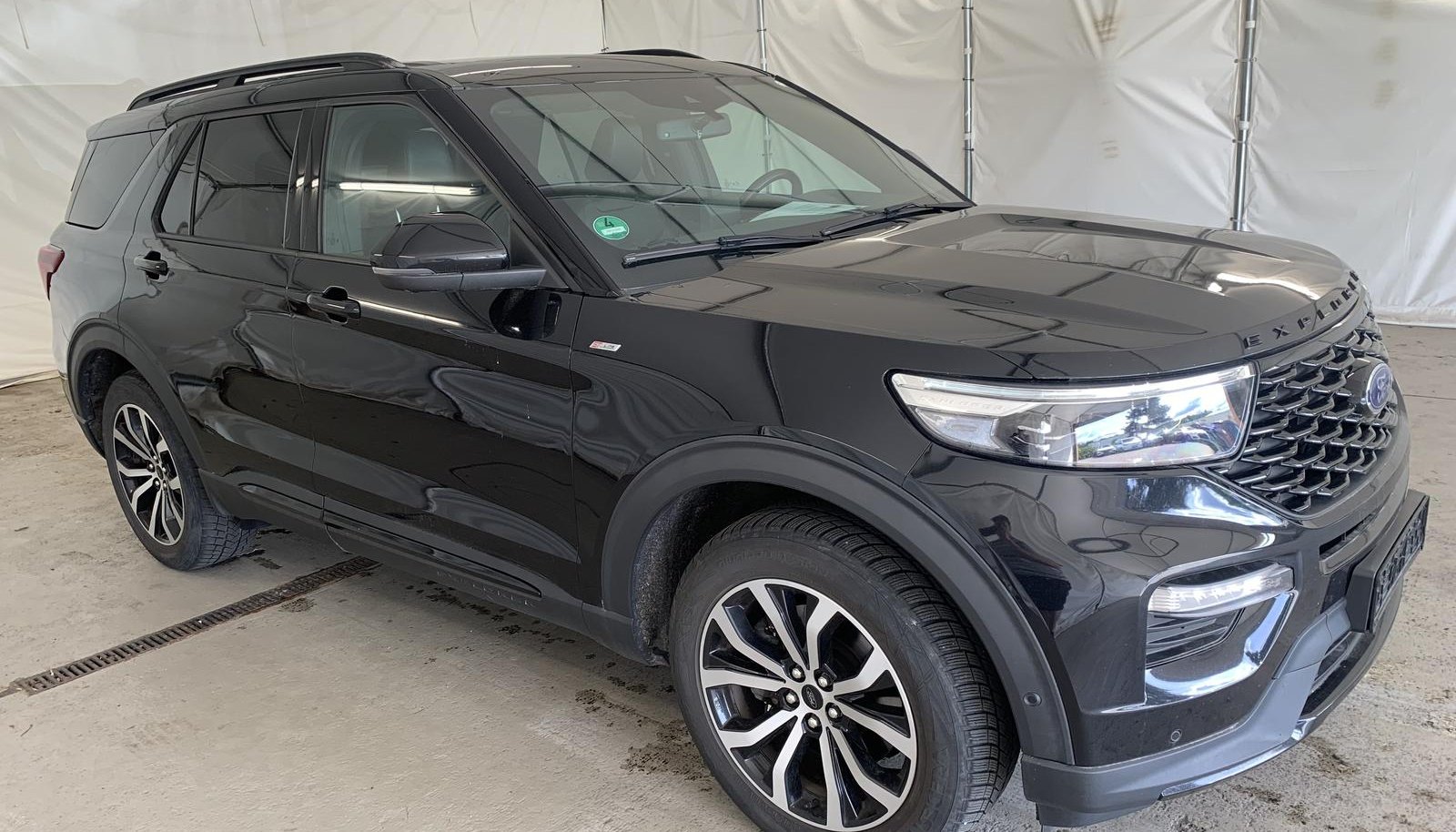 Ford Explorer Eco Boost ST-Line Plug-in-Hybrid 2