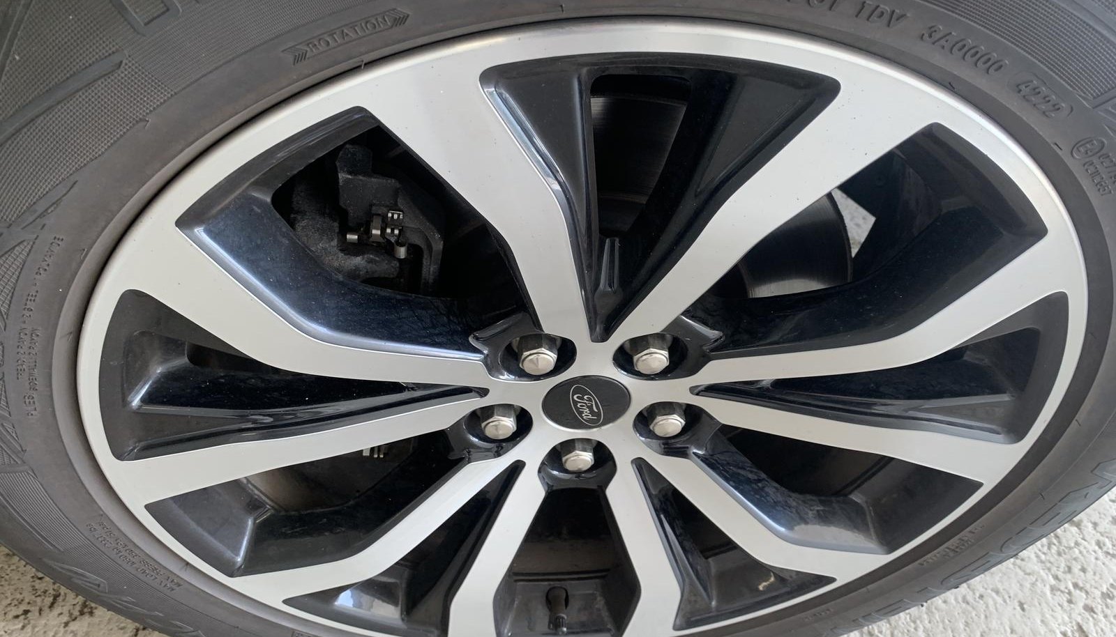 Ford Explorer Eco Boost ST-Line Plug-in-Hybrid 3