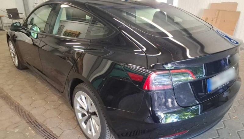 Tesla Model 3 Standard Range 3
