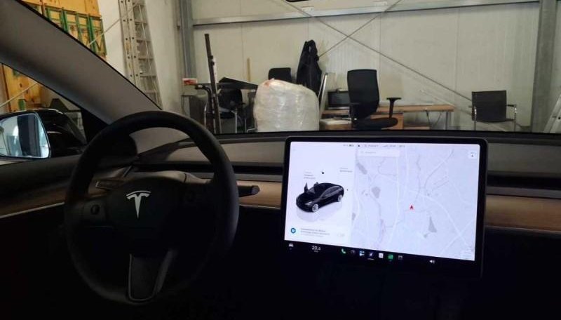 Tesla Model 3 Standard Range 7