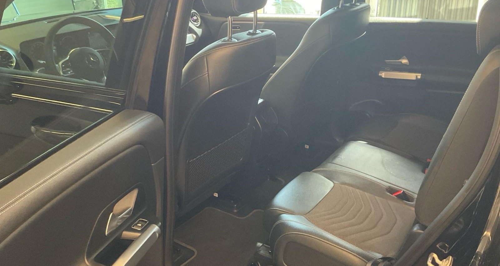 Mercedes-Benz EQB EQB 250+ 11