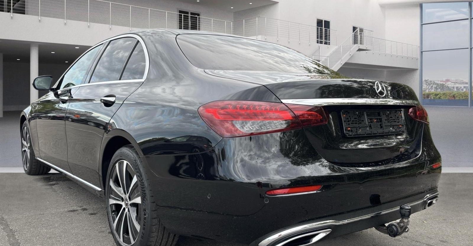 Mercedes-Benz E EXCLUSIVE + AVANTGARDE 12