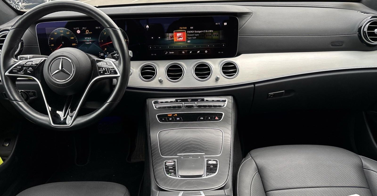 Mercedes-Benz E EXCLUSIVE + AVANTGARDE 2