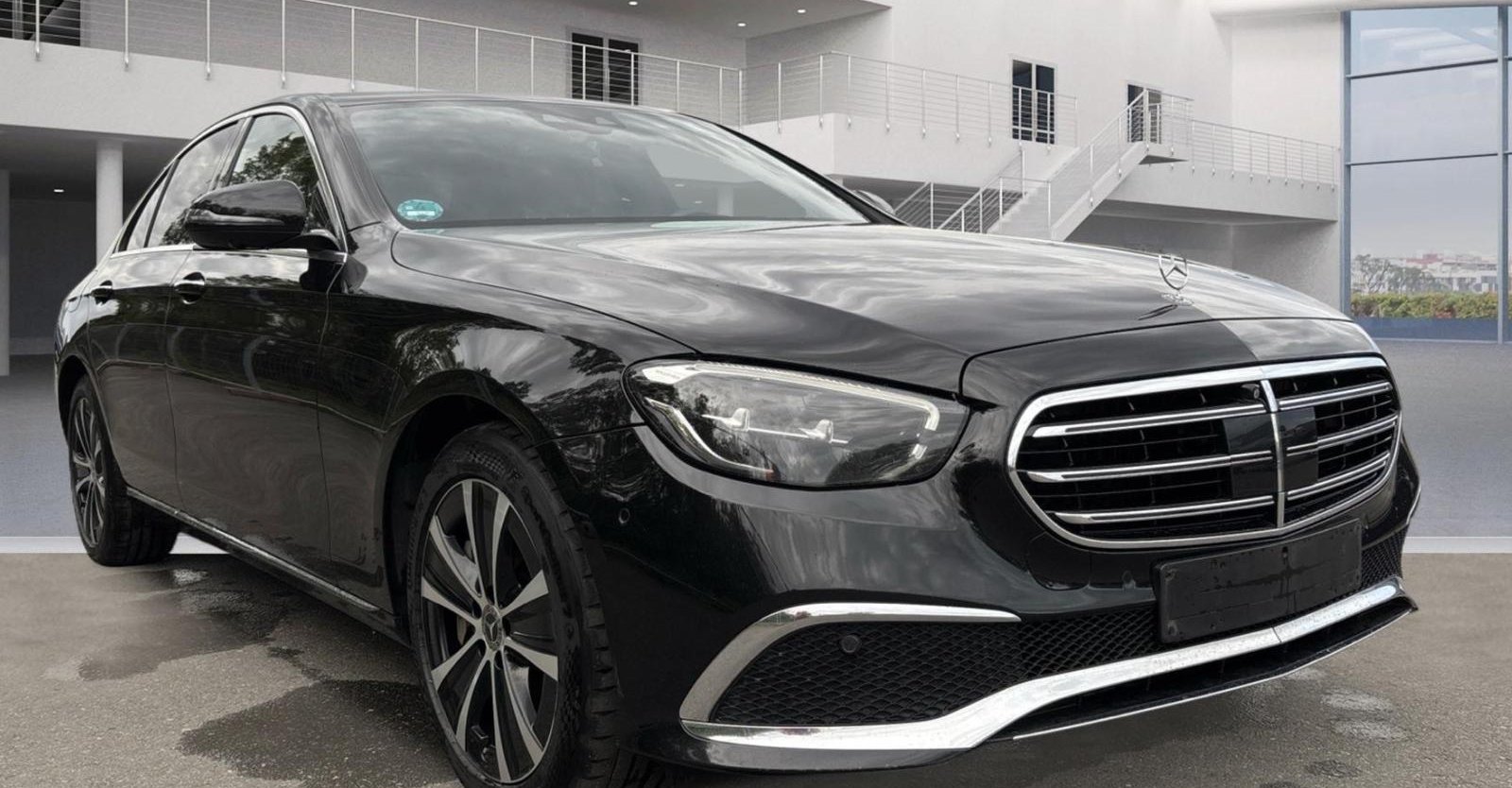 Mercedes-Benz E EXCLUSIVE + AVANTGARDE 9