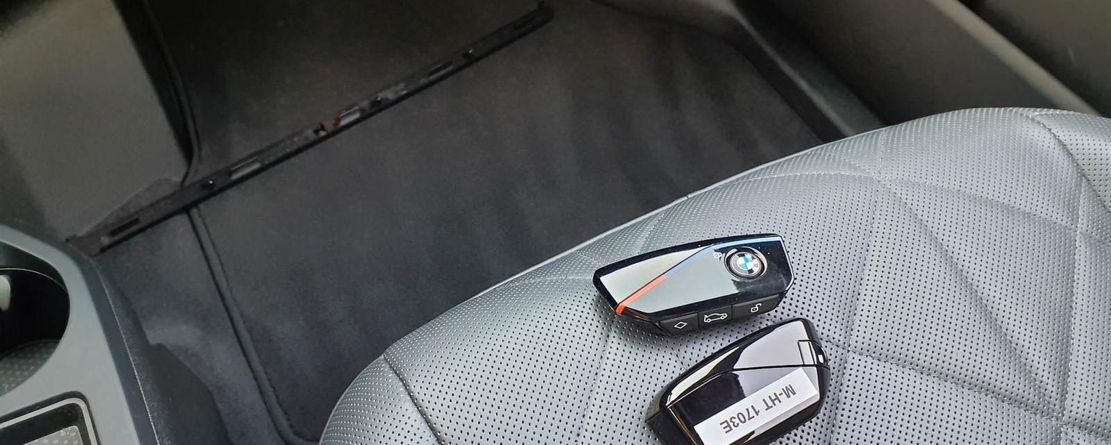 BMW iX M60 8