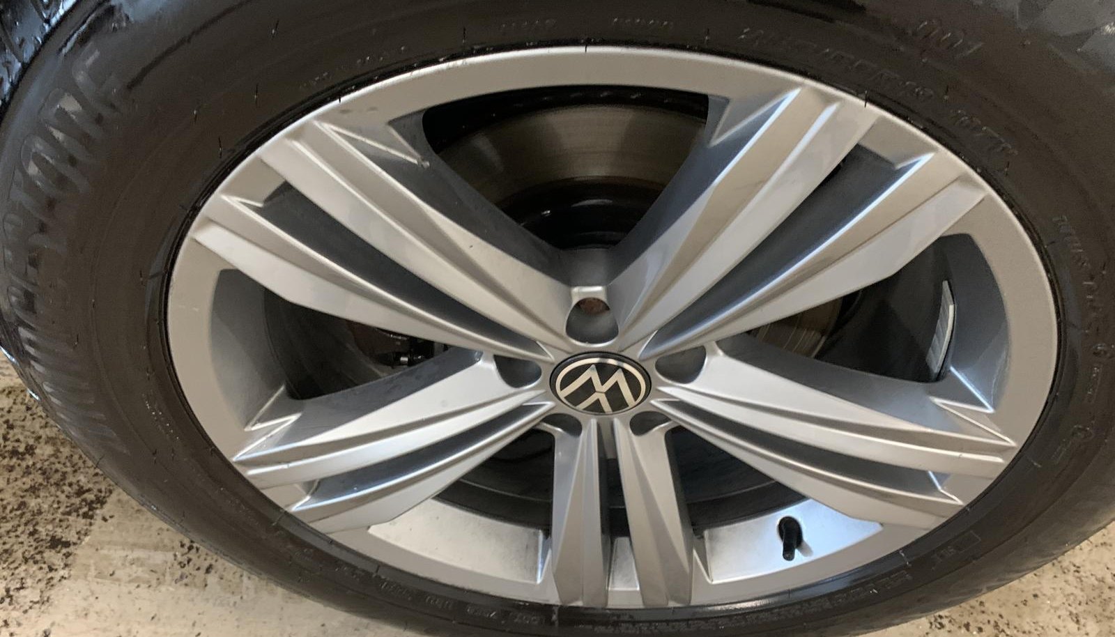 Volkswagen Touareg R-Line 9
