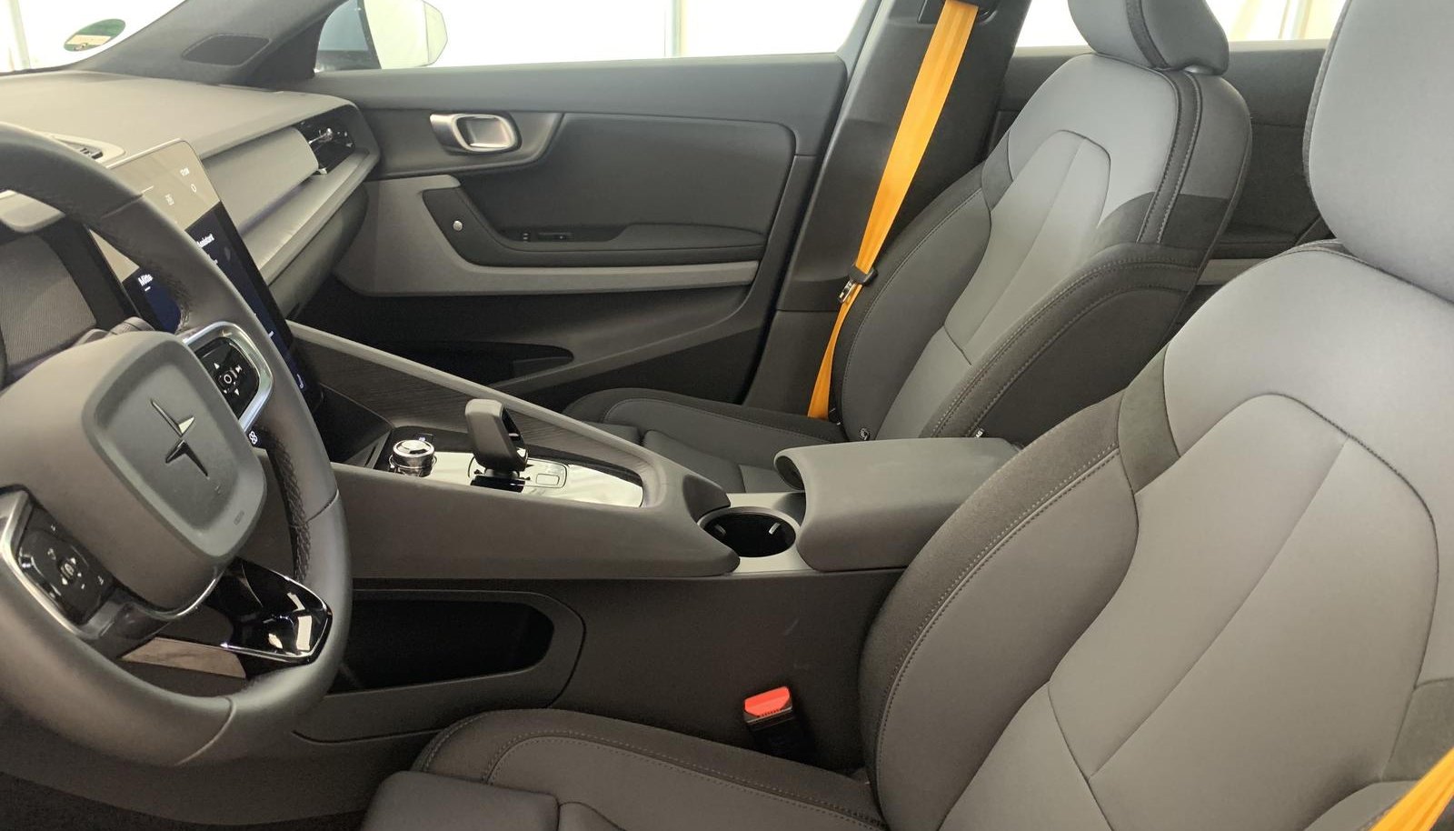 Polestar 2 Long Range Dual Performance 11