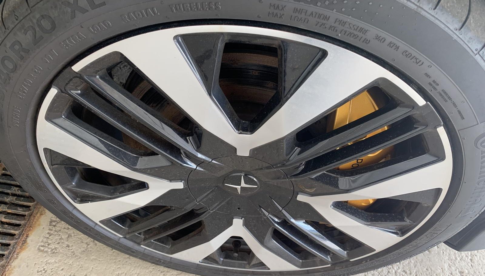 Polestar 2 Long Range Dual Performance 3