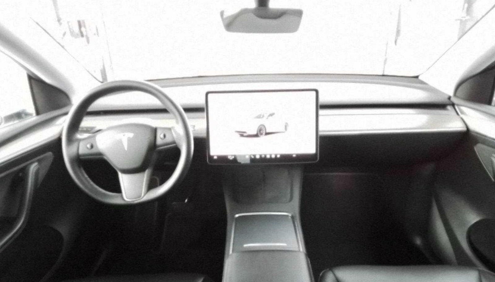 Tesla Model Y Long Range Dual AWD 8