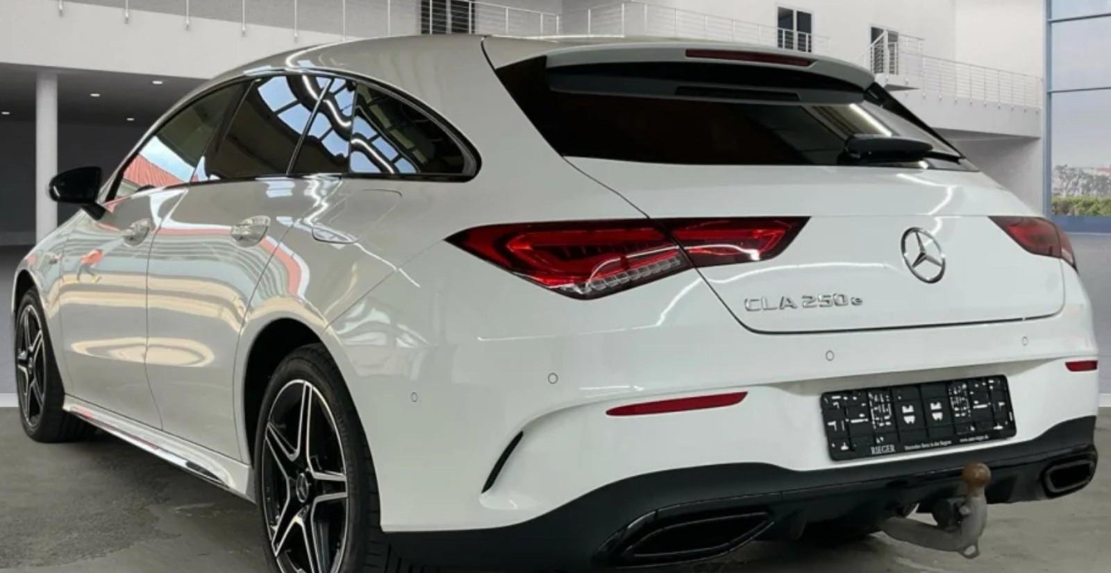 Mercedes-Benz CLA AMG Line 3