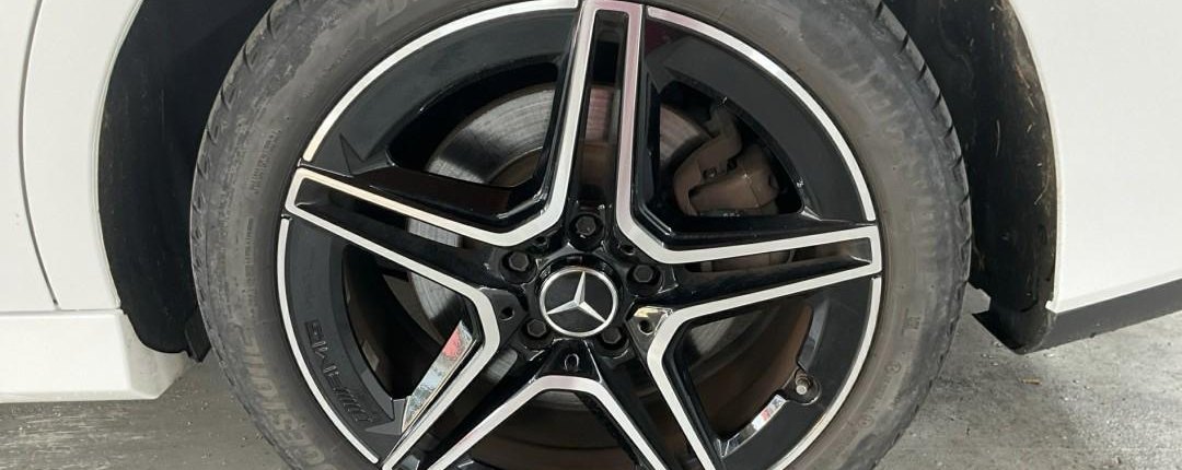 Mercedes-Benz CLA AMG Line 5