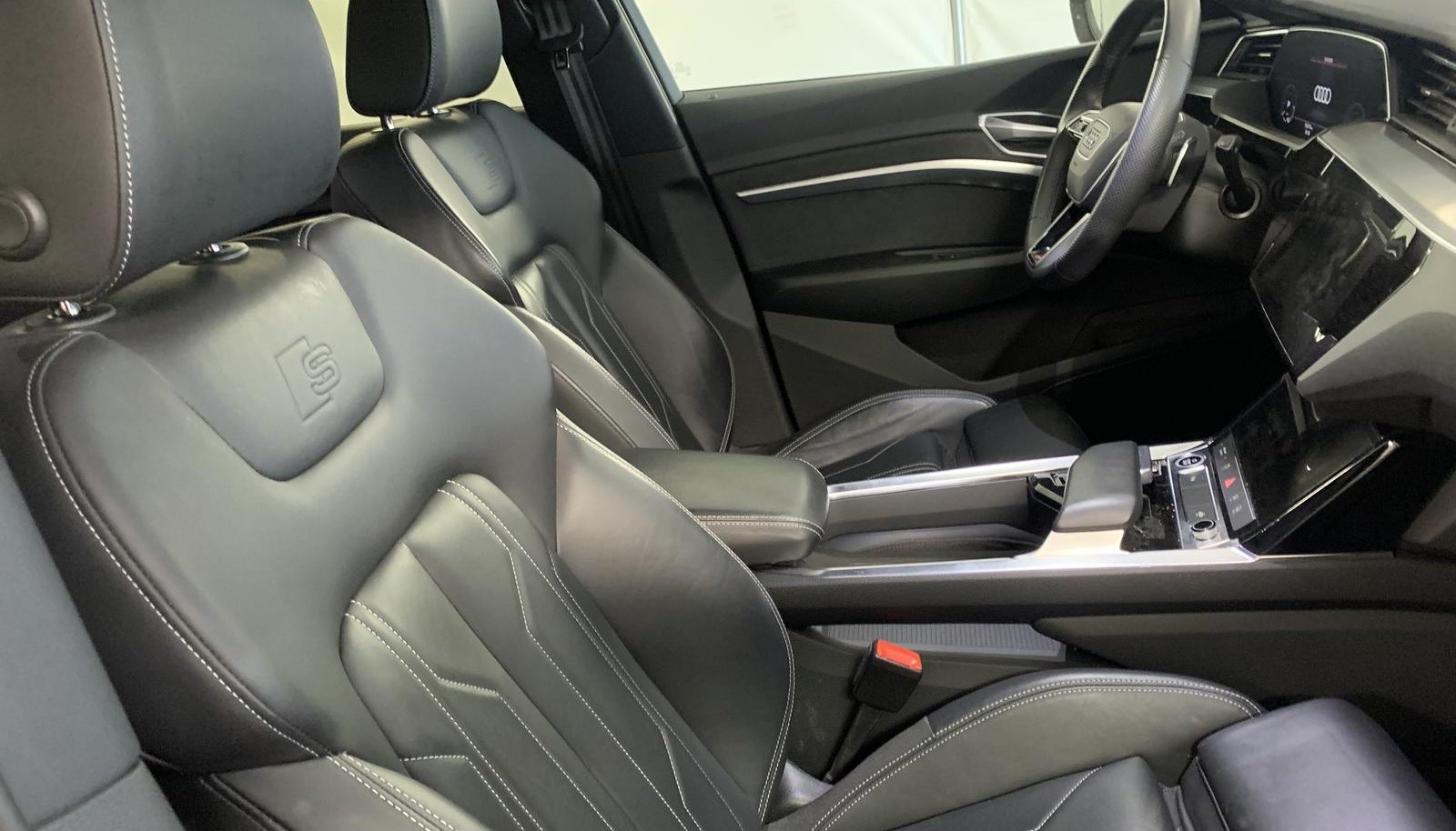 Audi e-tron S-Line 3