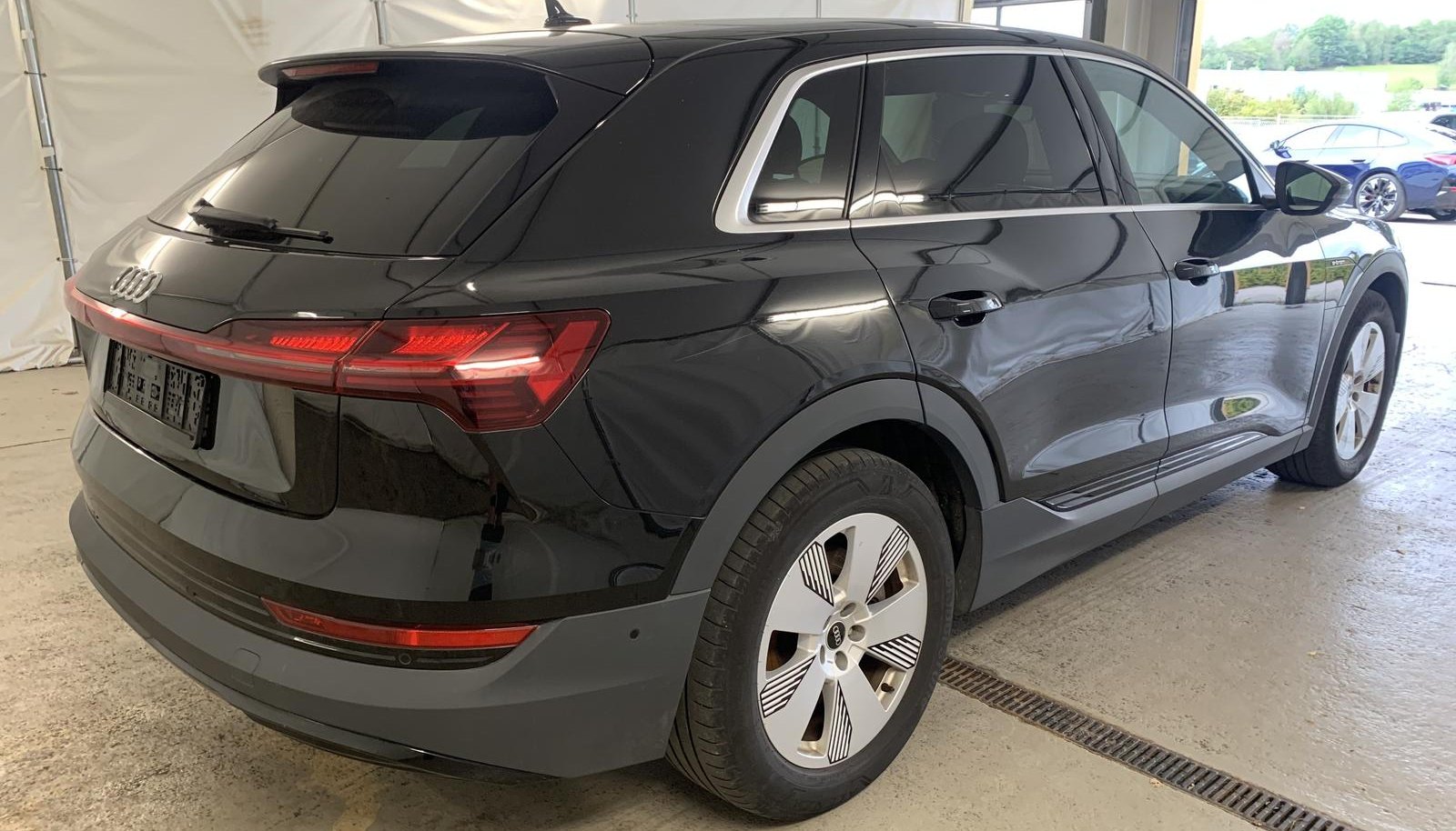 Audi e-tron S-Line 4