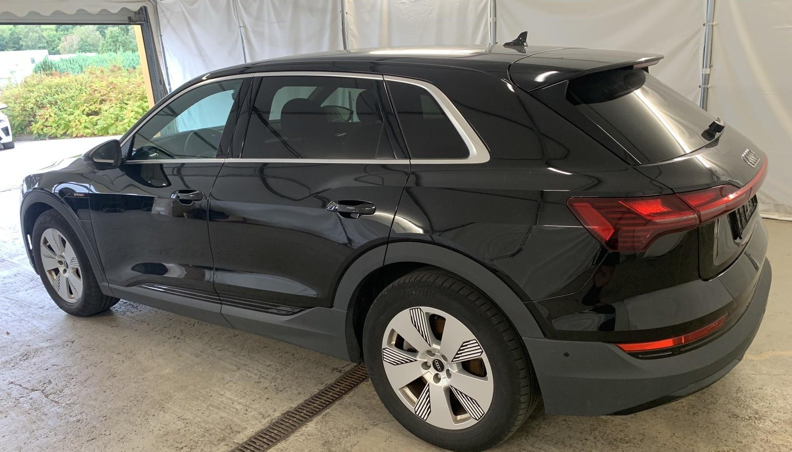 Audi e-tron S-Line 6