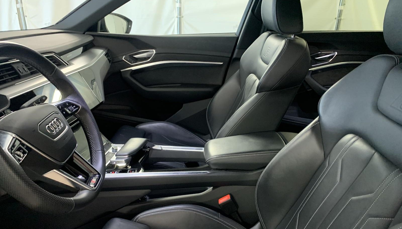 Audi e-tron S-Line 9