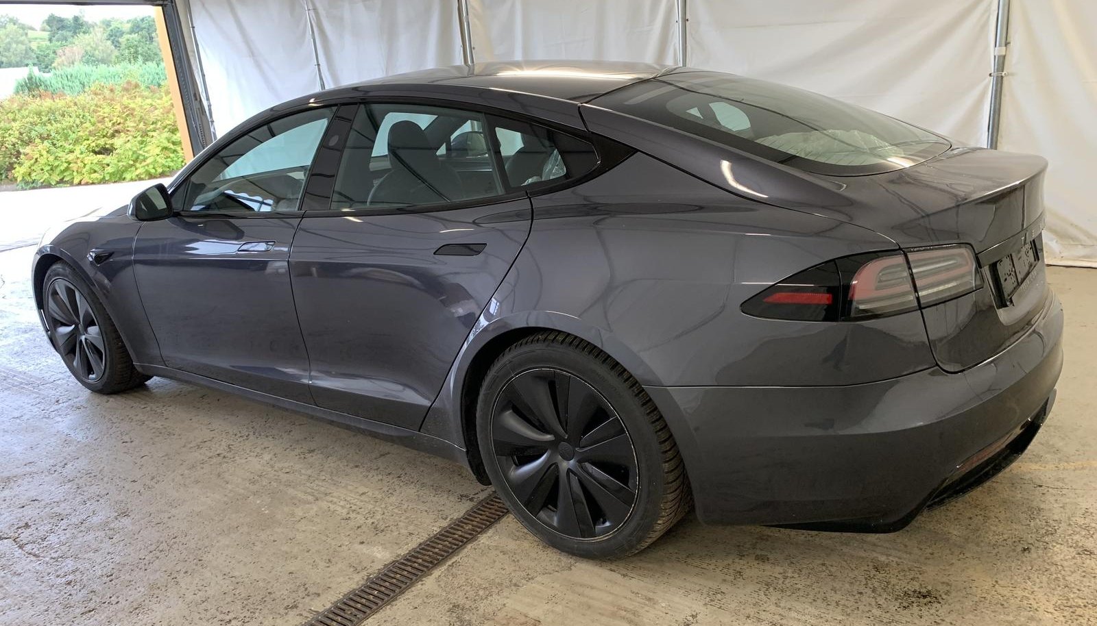 Tesla Model S Dual Maximum Range 4