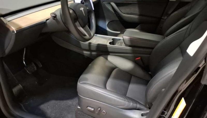 Tesla Model Y Basis RWD 6