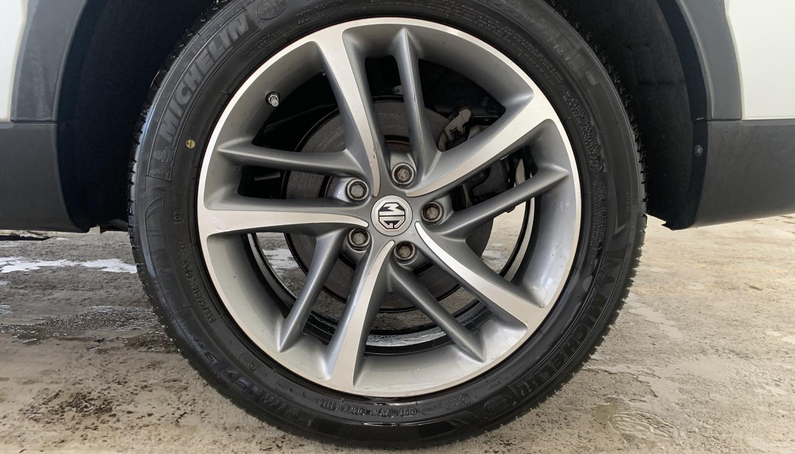 MG EHS Comfort PHEV 5