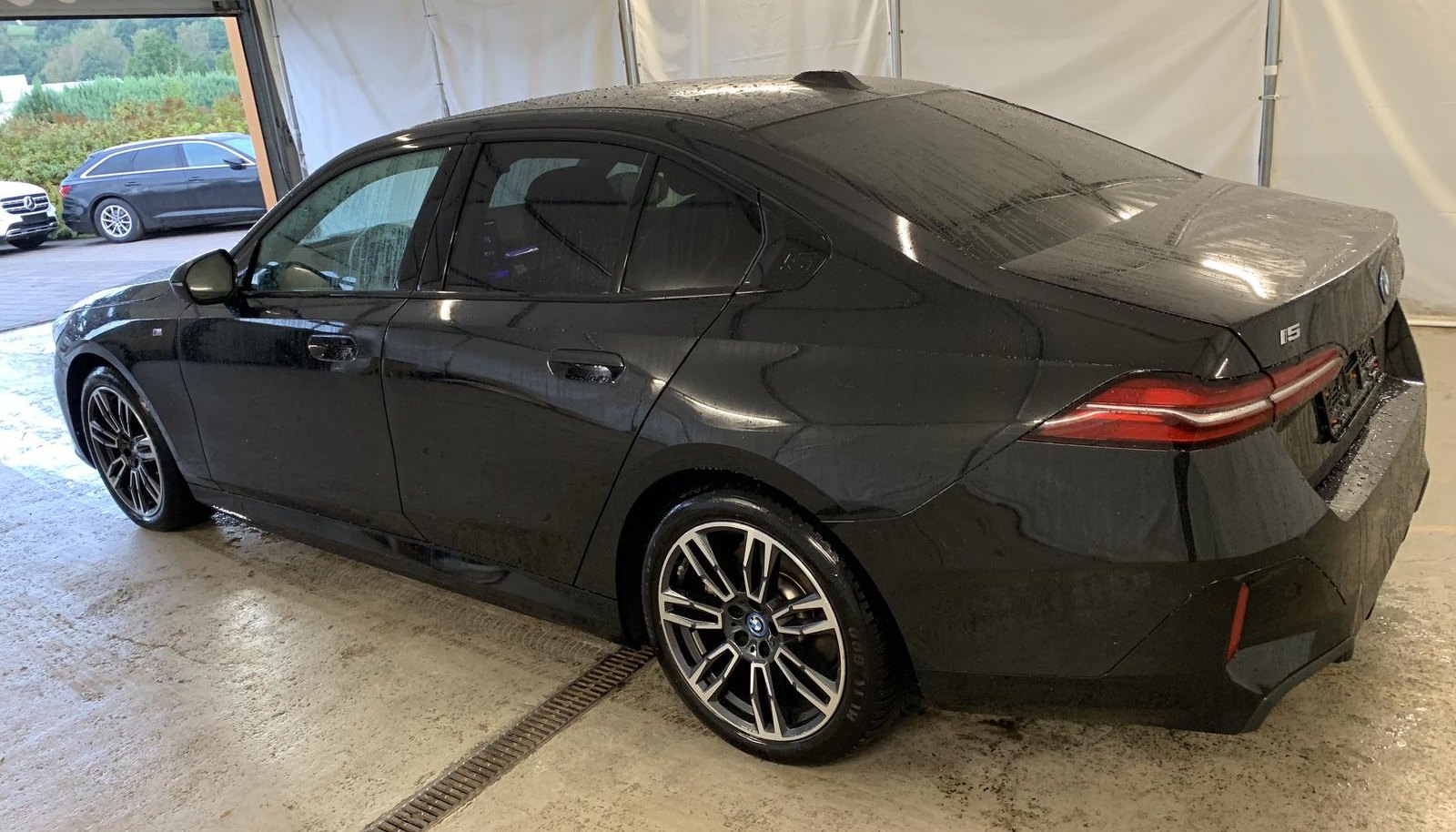 BMW i5 M Sport 10