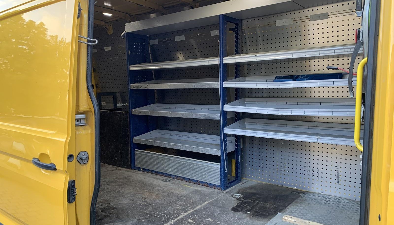 Volkswagen Crafter lang Hochdach NAVI/KAM/LEDER/AHK/KLIMA 4