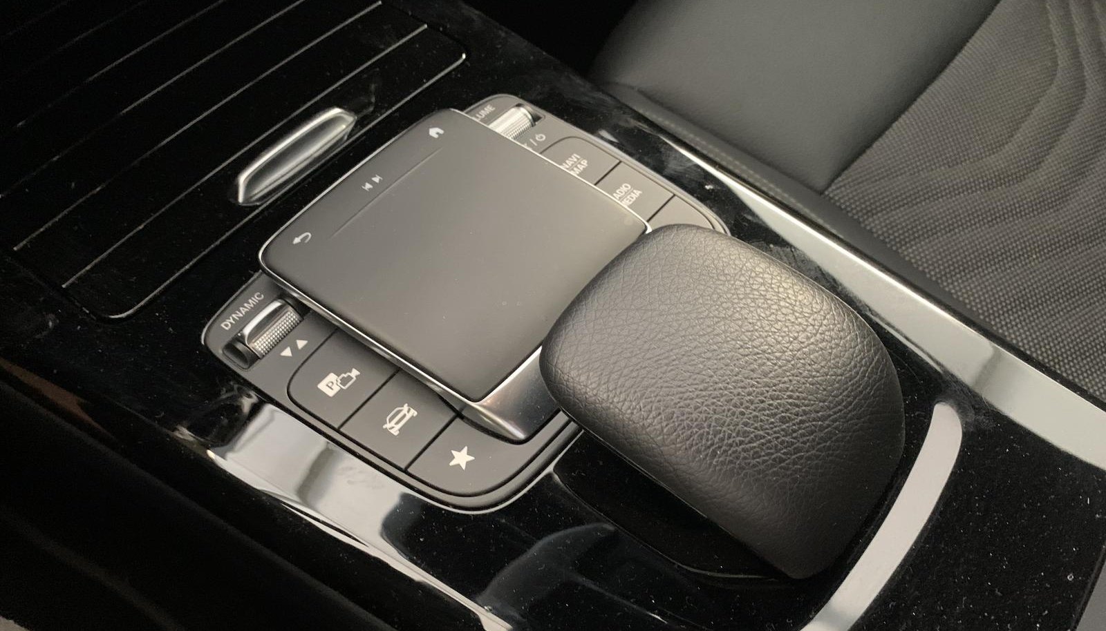 Mercedes-Benz CLA Progressive 12