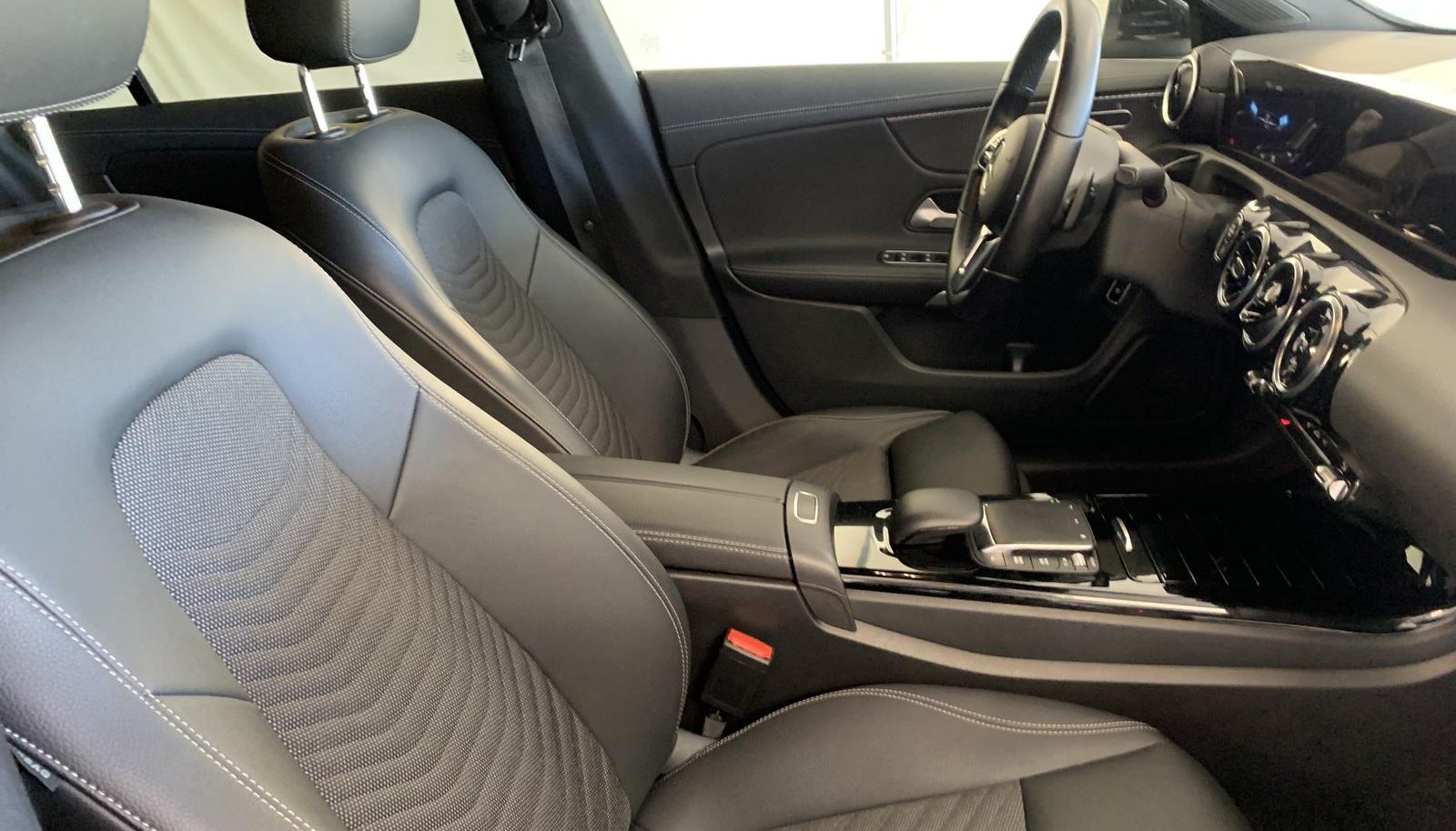Mercedes-Benz CLA Progressive 4