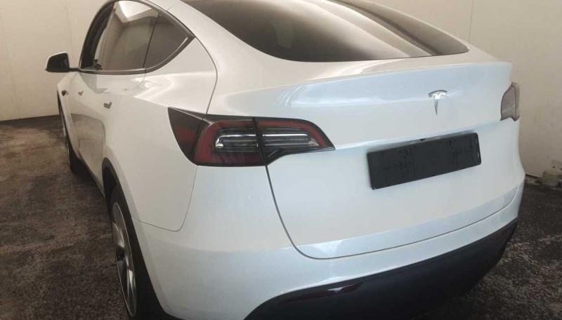 Tesla Model Y Basis RWD 3