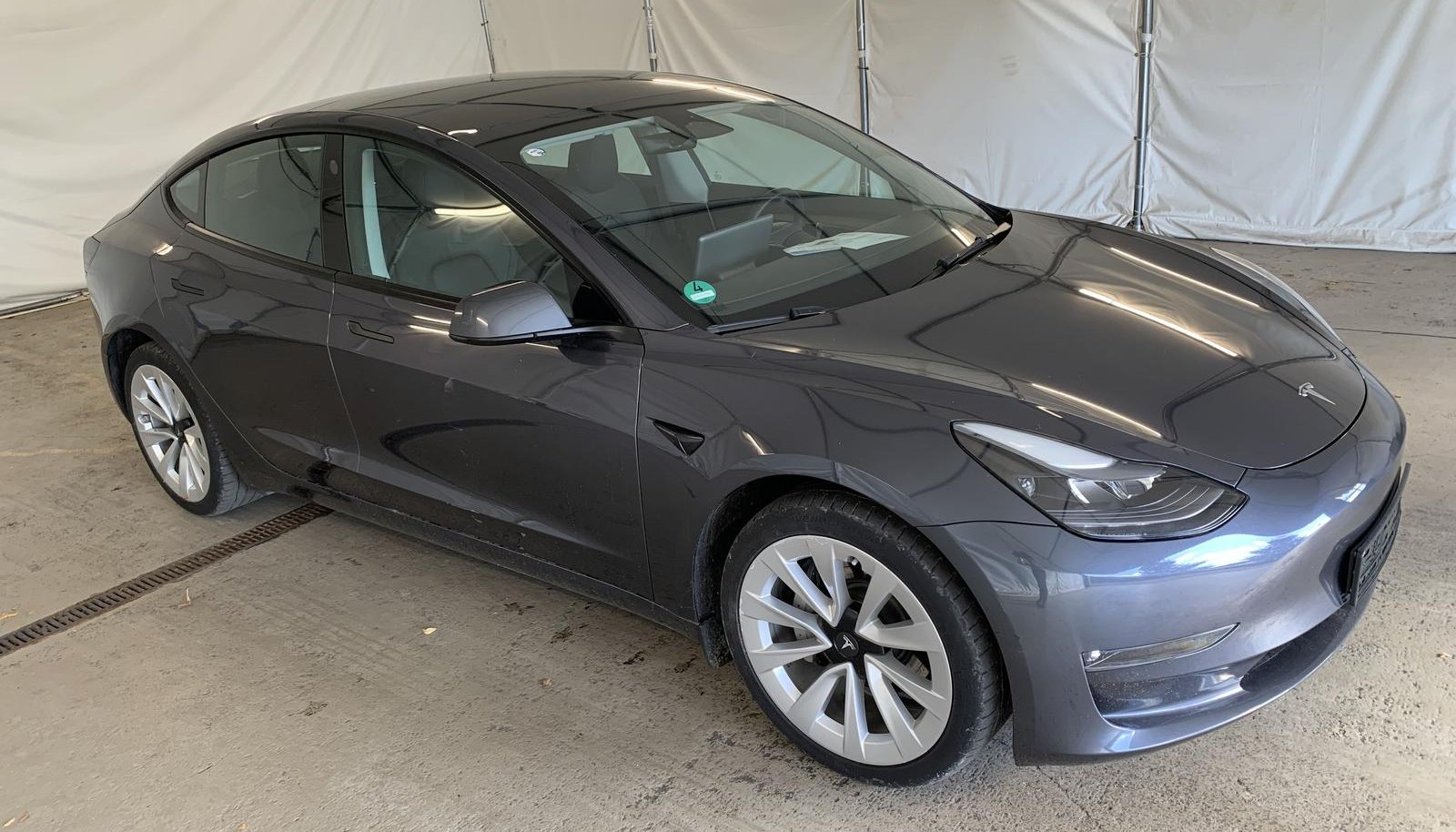 Tesla Model 3 Long Range Dual AWD 2