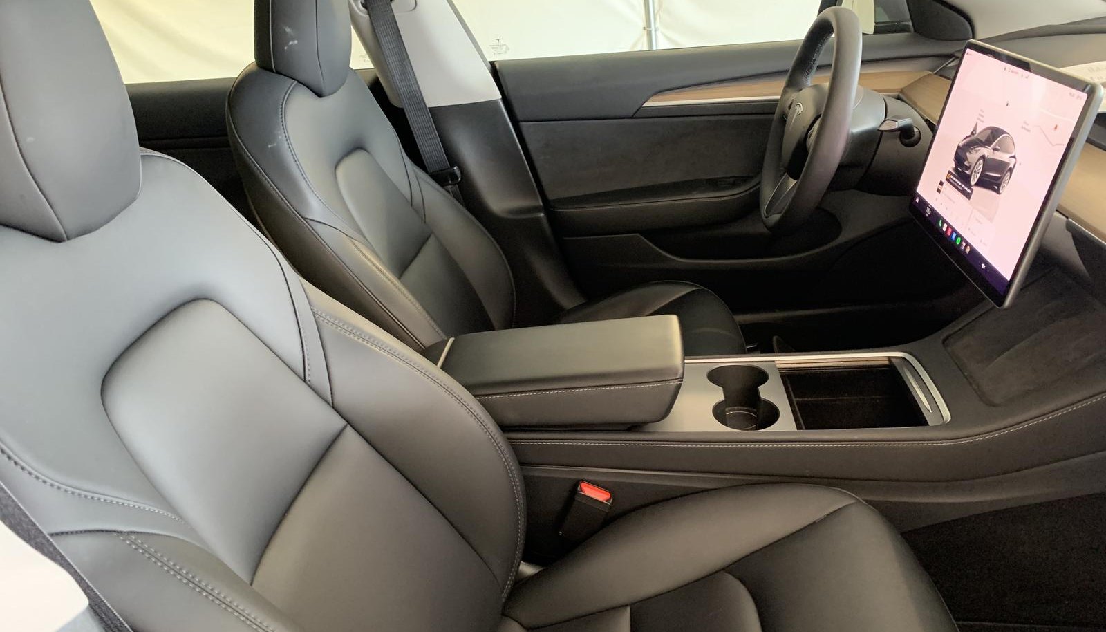 Tesla Model 3 Long Range Dual AWD 3