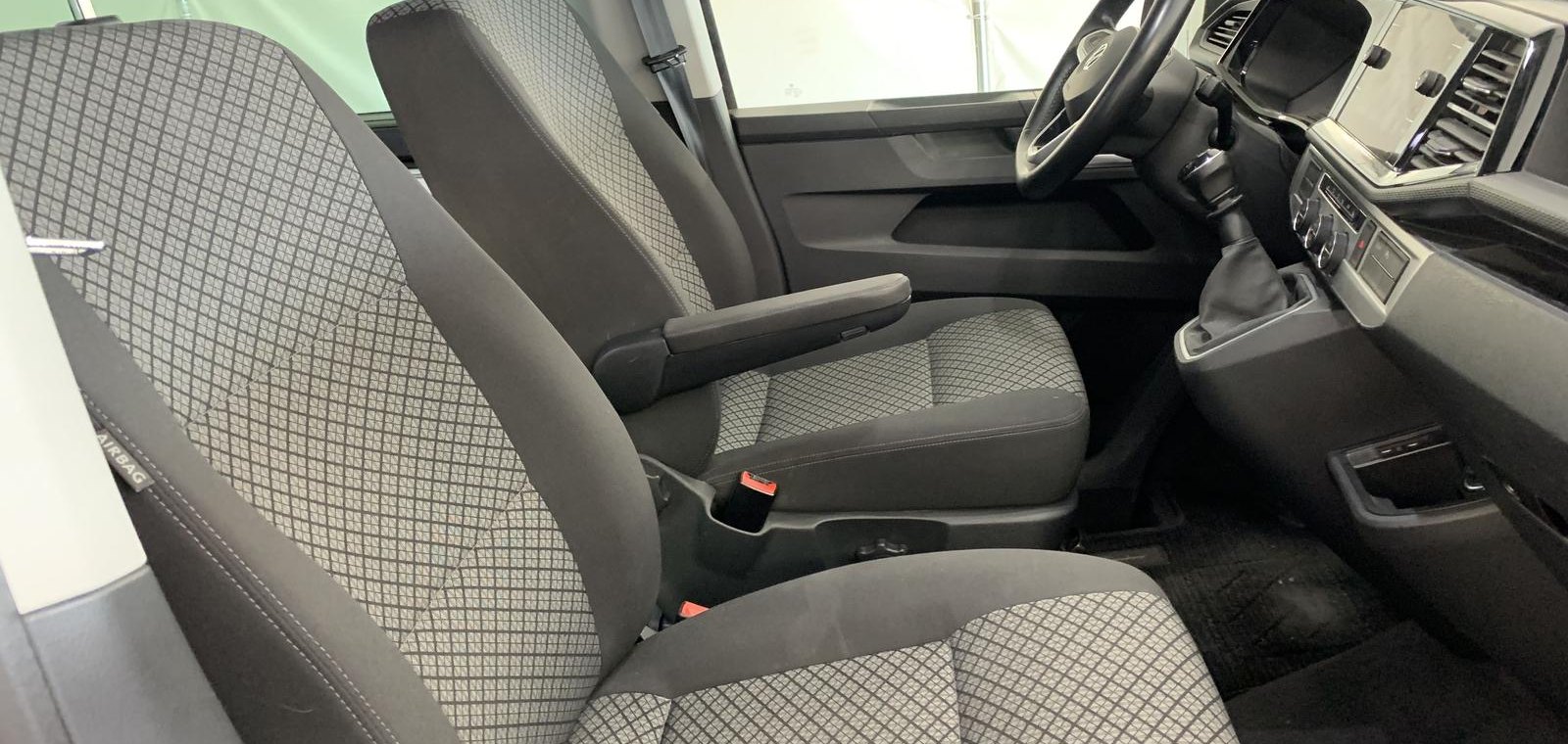 Volkswagen Multivan T6.1 Multivan 7-SITZER/NAVI/LED/AHK/DAB 3