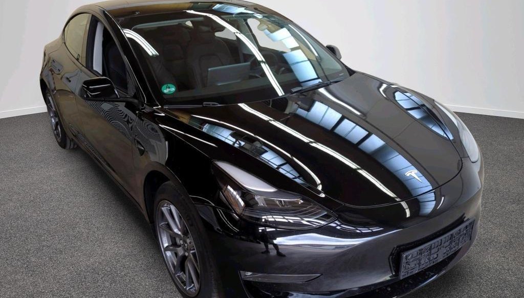 Tesla Model 3 Long Range RWD 2