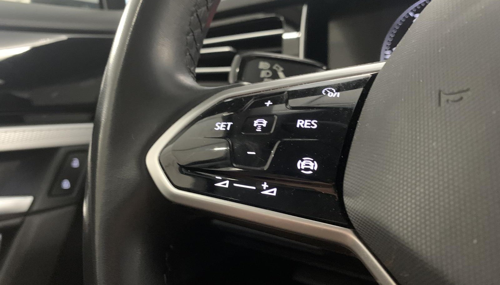 Volkswagen Touareg 4Motion 12