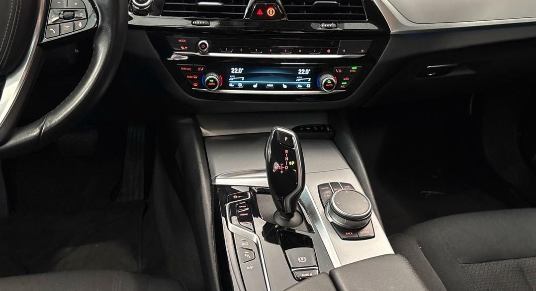 BMW 5 530 e 12