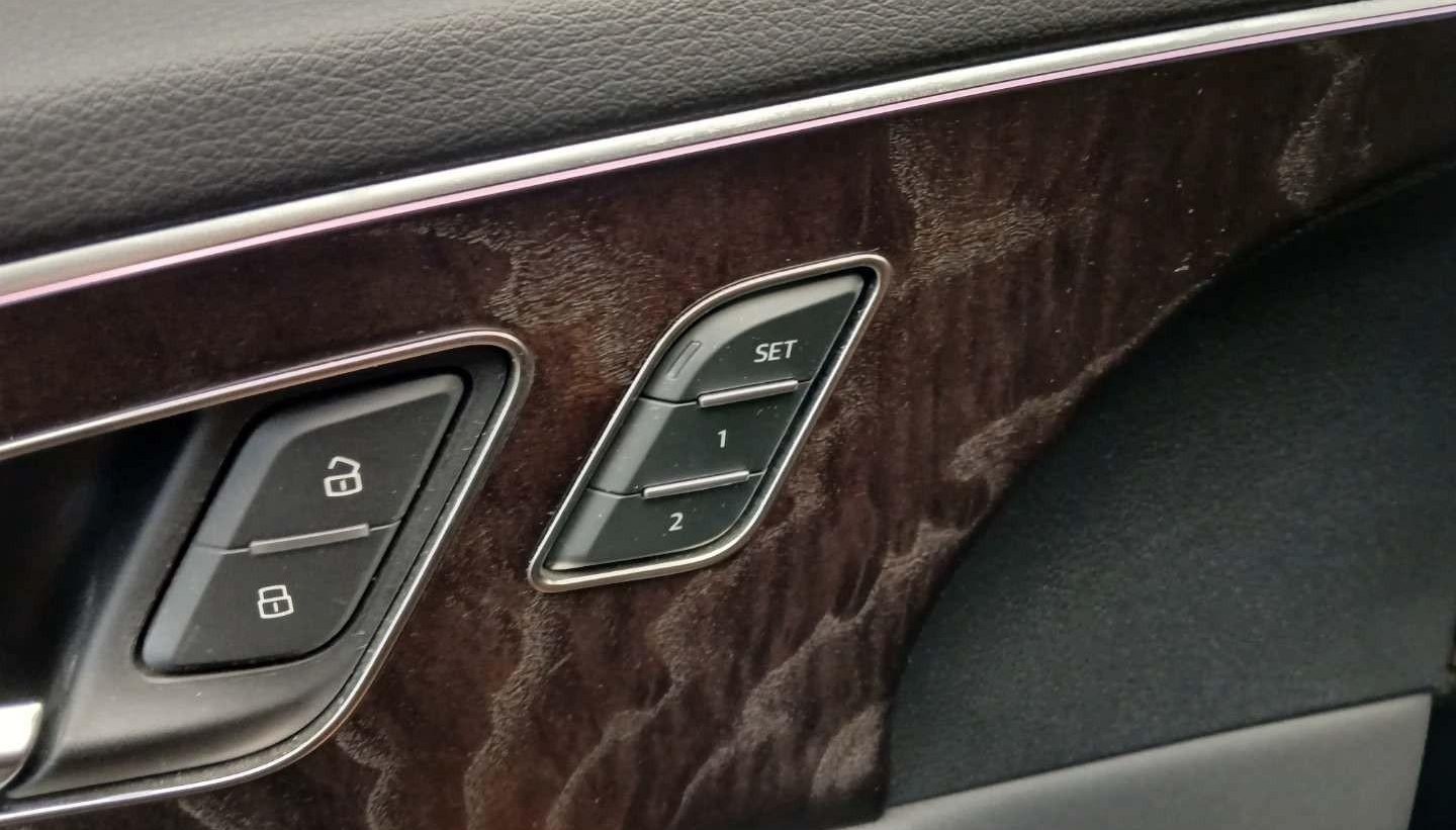 Audi Q8 S-Line 10
