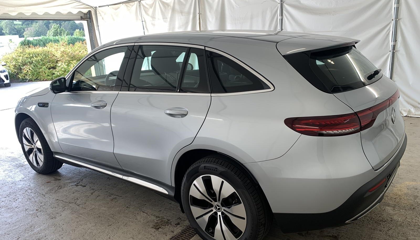 Mercedes-Benz EQC Electric Art Int. 7
