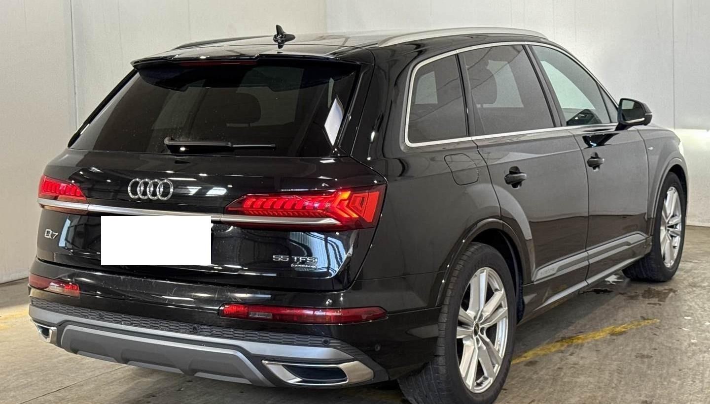 Audi Q7 S-Line 2
