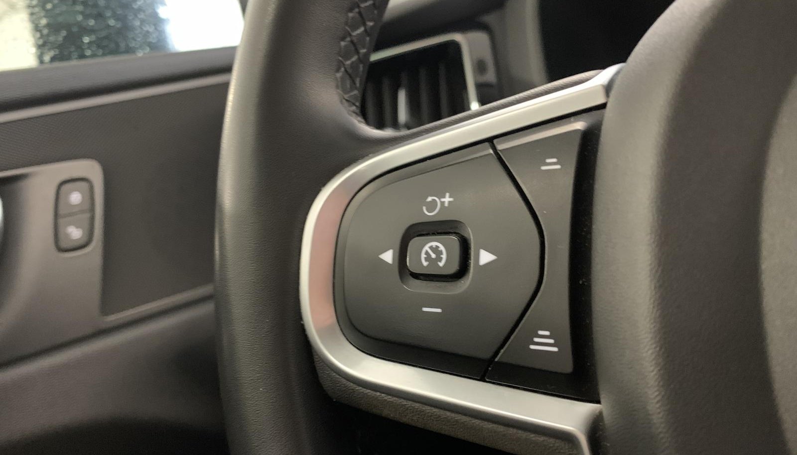 Volvo XC60 Core 12